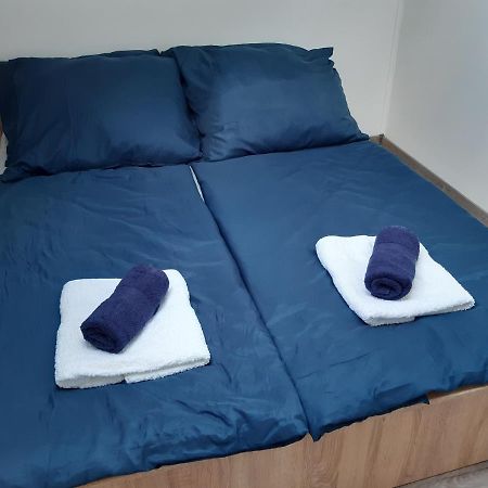Peak Apartman Егер Екстериор снимка