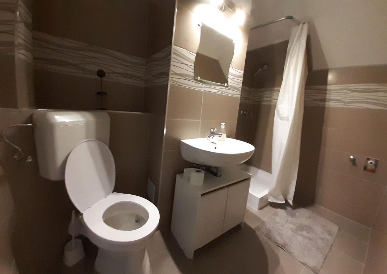 Peak Apartman Егер Екстериор снимка